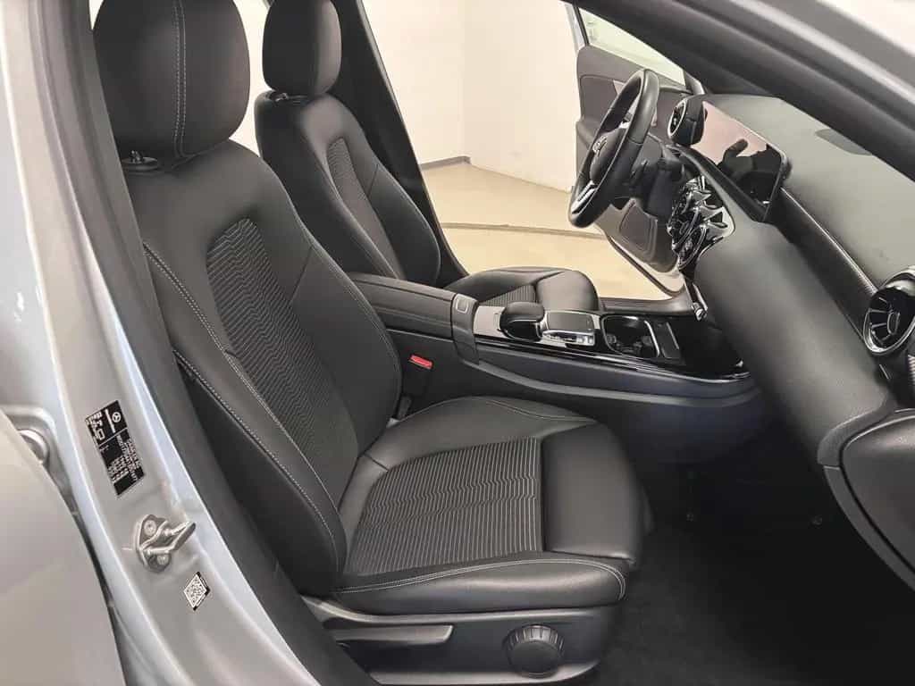 Mercedes-Benz A-Class 220 Progressive LED Navi Virtual Keyless 10/2018-photo-9
