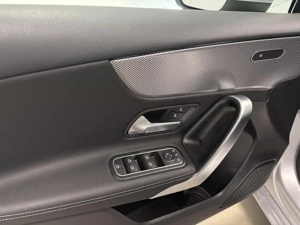 Mercedes-Benz A-Class 220 Progressive LED Navi Virtual Keyless 10/2018-photo-23