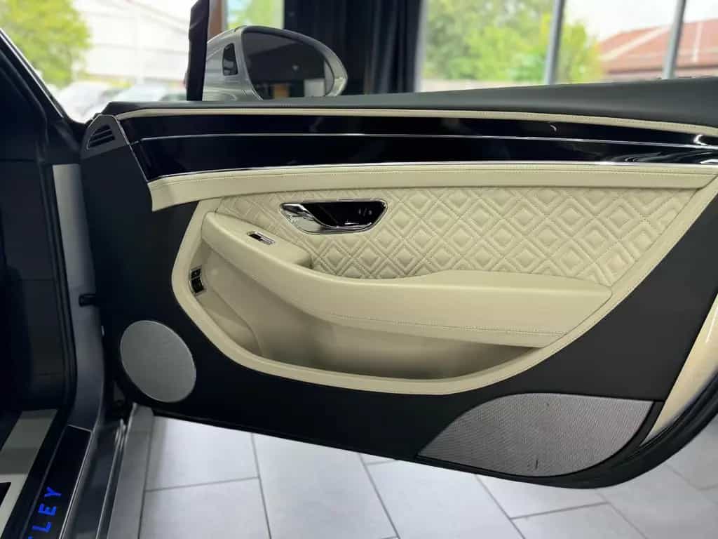 Bentley Continental GT 6.0 W12 4WD AKRAPOVIC MASSAGE 08/2018-photo-17