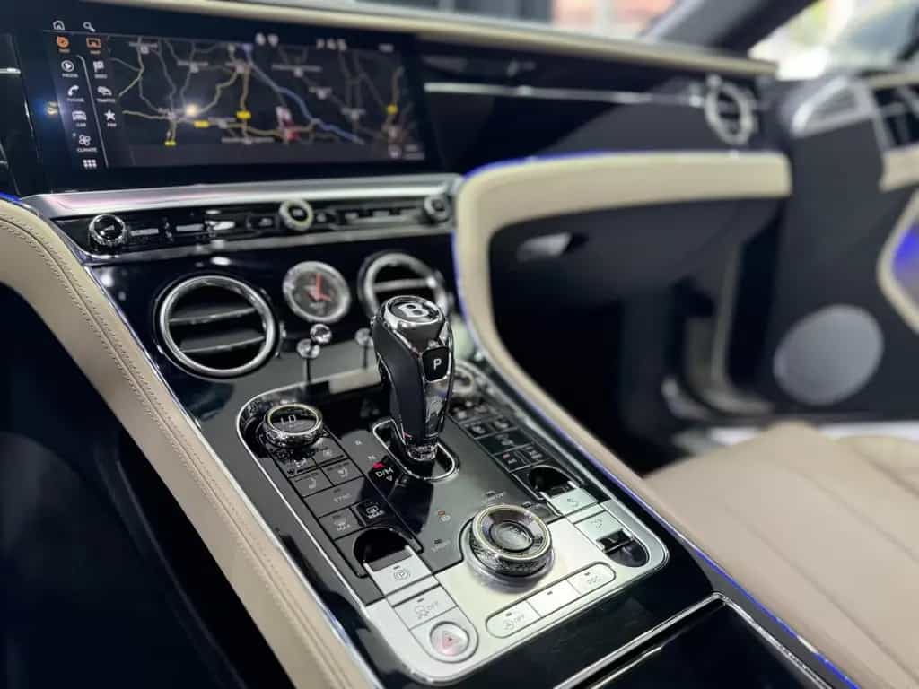 Bentley Continental GT 6.0 W12 4WD AKRAPOVIC MASSAGE 08/2018-photo-26