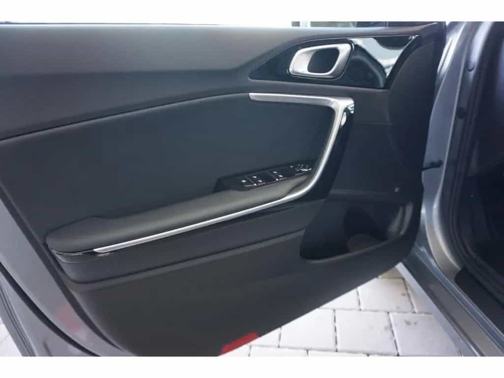 Kia Ceed 1.5T 140 Ultimate Edition Style JBL 17''LM 11/2025-photo-7