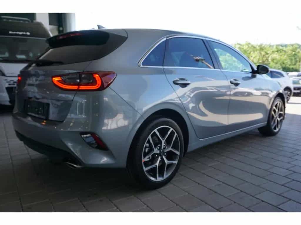 Kia Ceed 1.5T 140 Ultimate Edition Style JBL 17''LM 11/2025-photo-3
