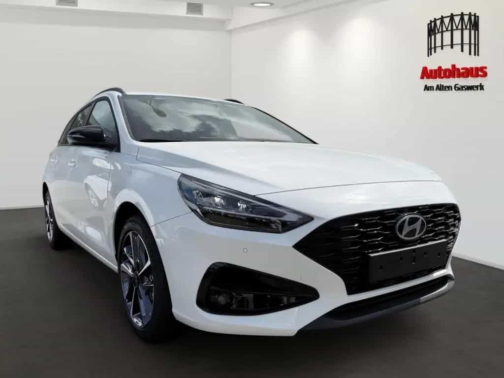 Hyundai i30 KOMBI ADVANTAGE PLUS+AUTOMAT+NAVI+KLIMAAUT+S 05/2025-photo-1