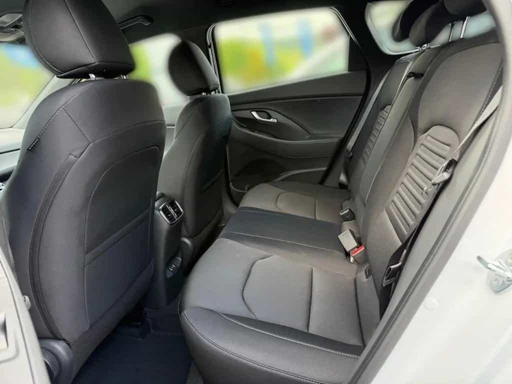 Hyundai i30 KOMBI ADVANTAGE PLUS+AUTOMAT+NAVI+KLIMAAUT+S 05/2025-photo-10