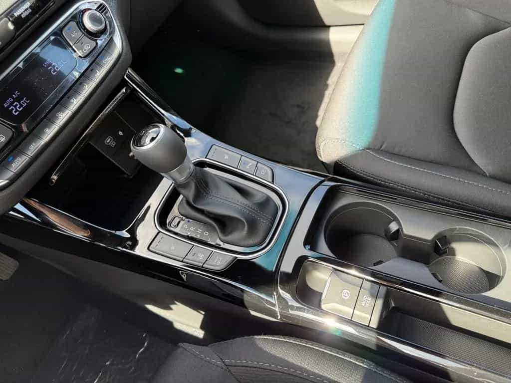 Hyundai i30 KOMBI ADVANTAGE PLUS+AUTOMAT+NAVI+KLIMAAUT+S 05/2025-photo-13
