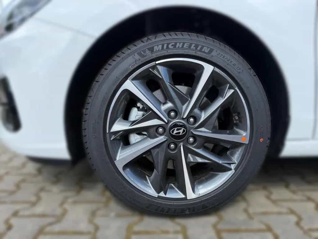 Hyundai i30 KOMBI ADVANTAGE PLUS+AUTOMAT+NAVI+KLIMAAUT+S 05/2025-photo-5