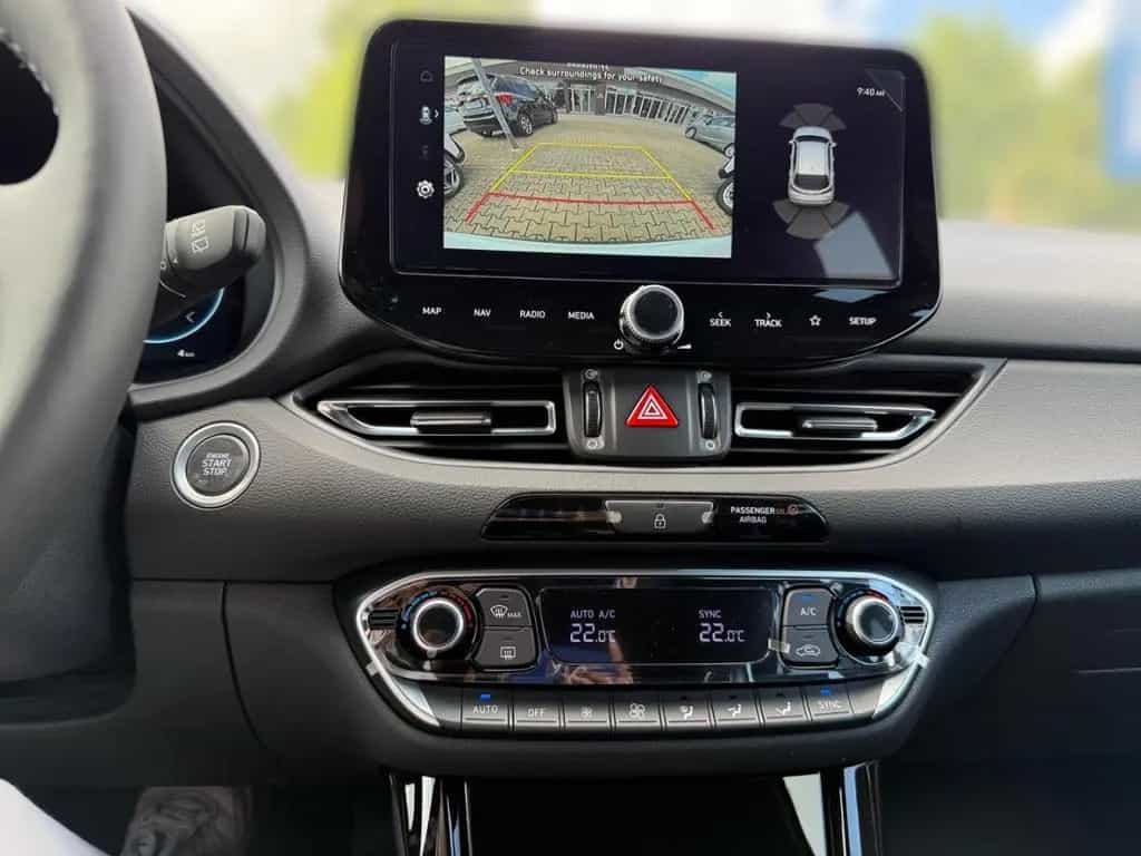 Hyundai i30 KOMBI ADVANTAGE PLUS+AUTOMAT+NAVI+KLIMAAUT+S 05/2025-photo-8