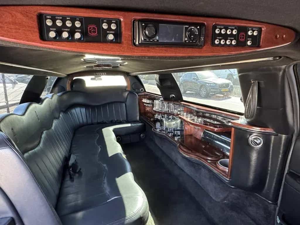 Lincoln Town Car Limousine Limo J Bank 8-Persoons 2003 02/2003-photo-10