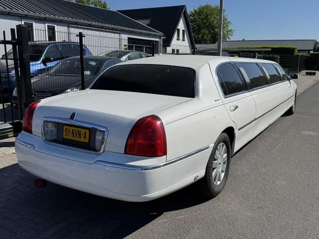 Lincoln Town Car Limousine Limo J Bank 8-Persoons 2003 02/2003-photo-3