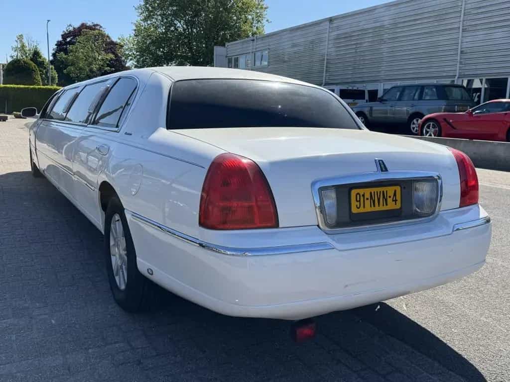 Lincoln Town Car Limousine Limo J Bank 8-Persoons 2003 02/2003-photo-4