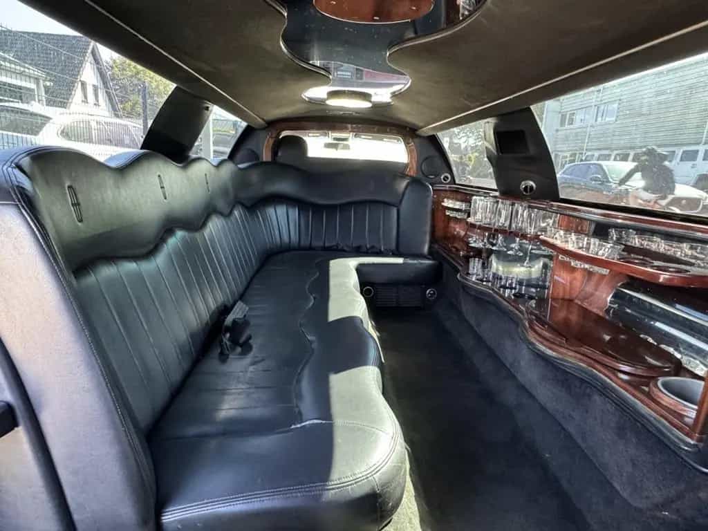 Lincoln Town Car Limousine Limo J Bank 8-Persoons 2003 02/2003-photo-9