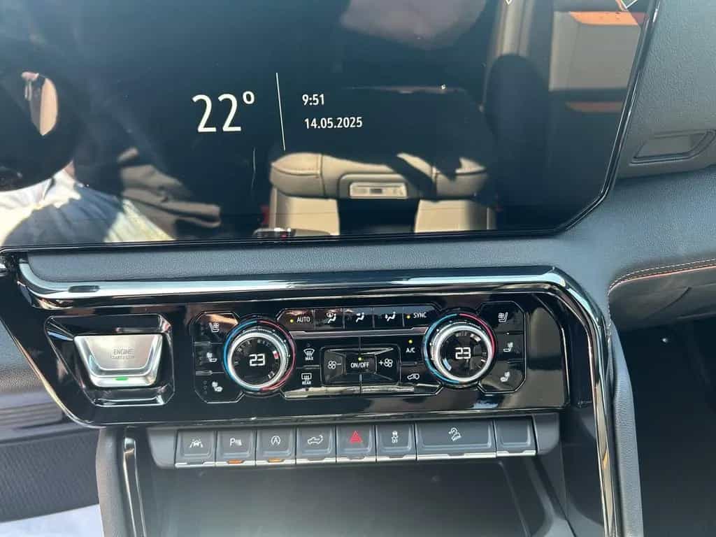 GMC Sierra 1500 AT4 Crew Cab Short Bed AHK/LED/SHD/ null-photo-11