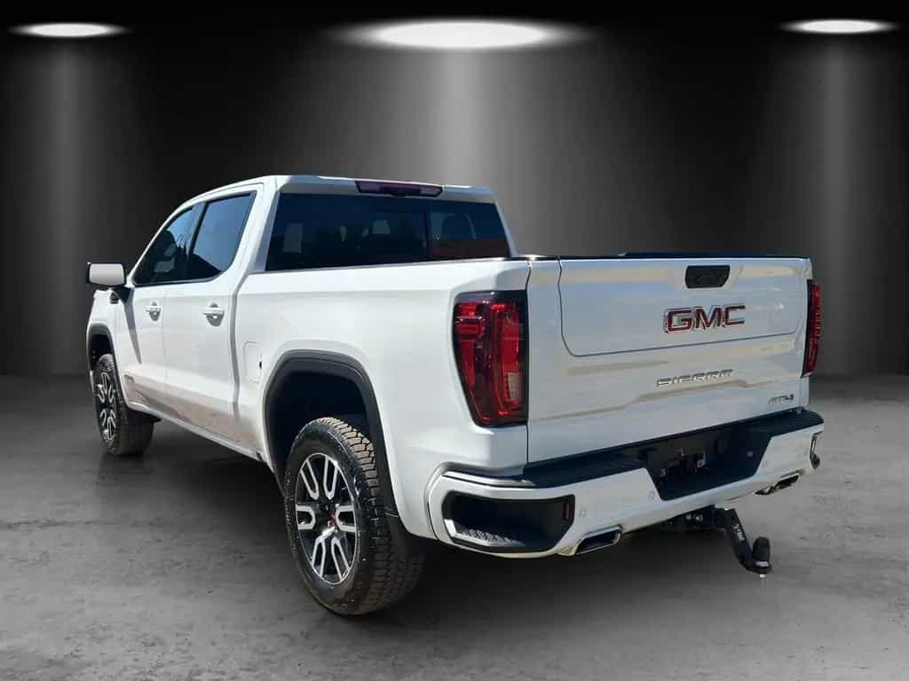 GMC Sierra 1500 AT4 Crew Cab Short Bed AHK/LED/SHD/ null-photo-2