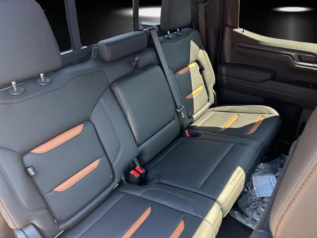 GMC Sierra 1500 AT4 Crew Cab Short Bed AHK/LED/SHD/ null-photo-8