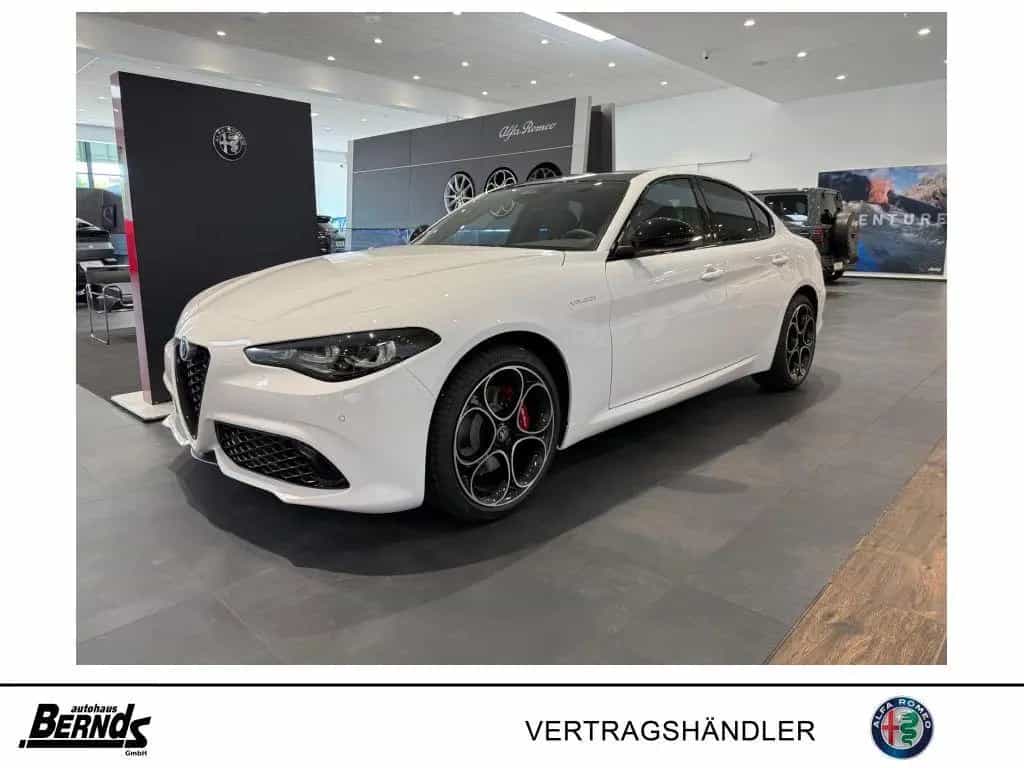 Alfa Romeo Giulia 2.0T AT8-Q4 Veloce GLASSCHIEBEDACH TECHNO 04/2025-photo-0