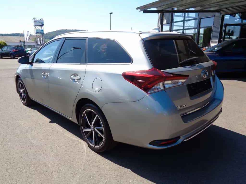 Toyota Auris Touring Sports Edition-S+ 01/2017-photo-5