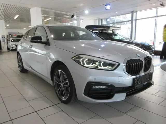 BMW 1 Series 118 i SportLine LED/NAVI/SHZ/PDC/AHK/STANDHZ/17" 09/2020-photo-1