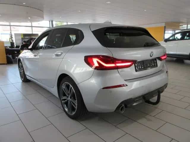 BMW 1 Series 118 i SportLine LED/NAVI/SHZ/PDC/AHK/STANDHZ/17" 09/2020-photo-2