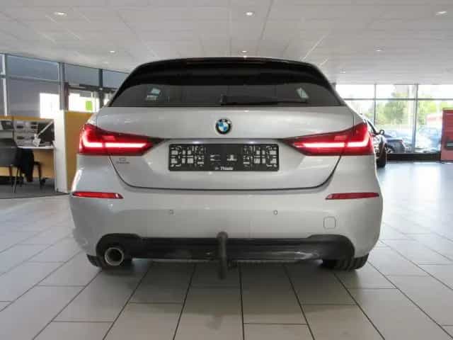BMW 1 Series 118 i SportLine LED/NAVI/SHZ/PDC/AHK/STANDHZ/17" 09/2020-photo-3