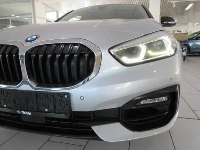 BMW 1 Series 118 i SportLine LED/NAVI/SHZ/PDC/AHK/STANDHZ/17" 09/2020-photo-5