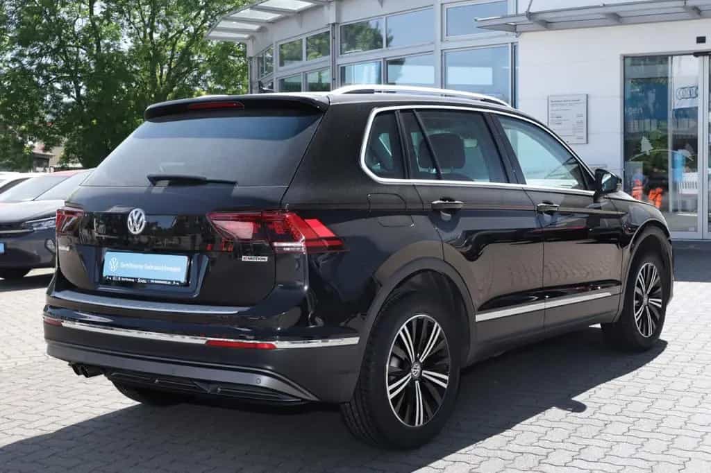 Volkswagen Tiguan Highline 2.0 TSI 4MOTION, DSG, Navi, LED, 05/2020-photo-2
