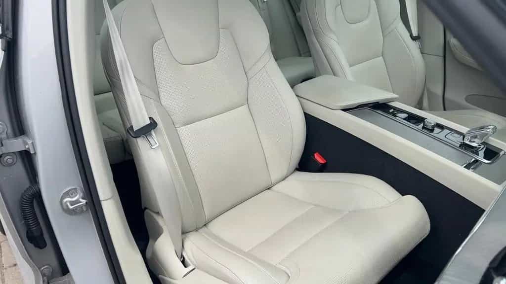 Volvo XC60 B5 D Ultimate Bright AWD*AHK*STHZG*Massage* 12/2022-photo-18