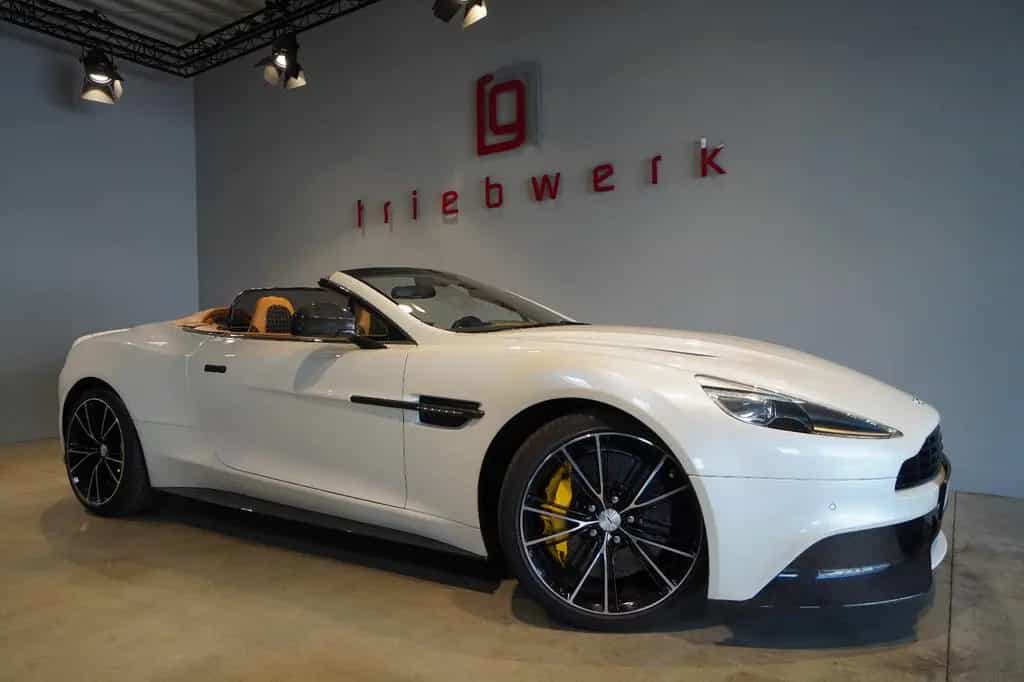 Aston Martin Vanquish 6.0 V12 Volante -BRD-U-frei-Frost White 04/2014-photo-1