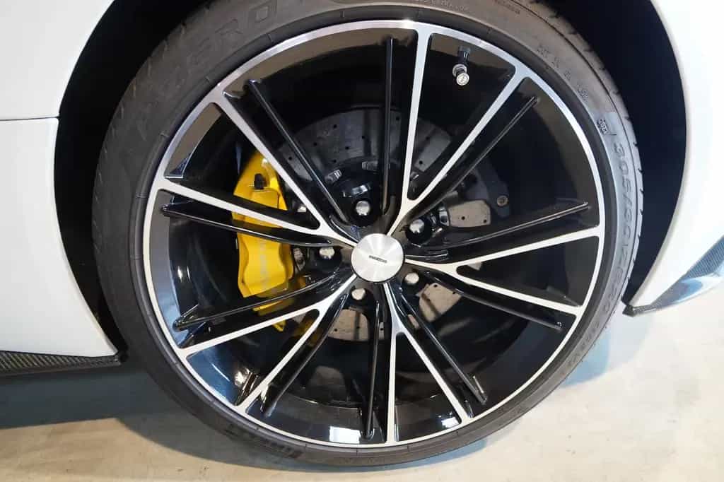 Aston Martin Vanquish 6.0 V12 Volante -BRD-U-frei-Frost White 04/2014-photo-20