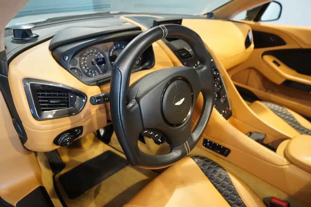 Aston Martin Vanquish 6.0 V12 Volante -BRD-U-frei-Frost White 04/2014-photo-6