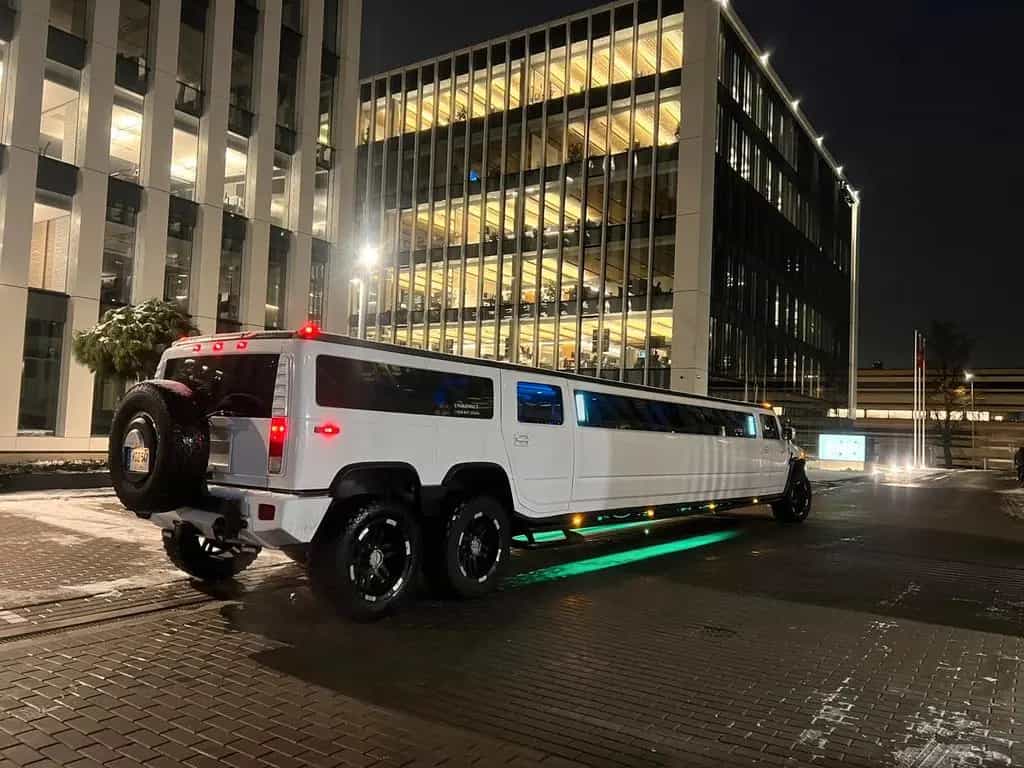 Hummer H2 6.2 V8 stretch limo 05/2006-photo-1