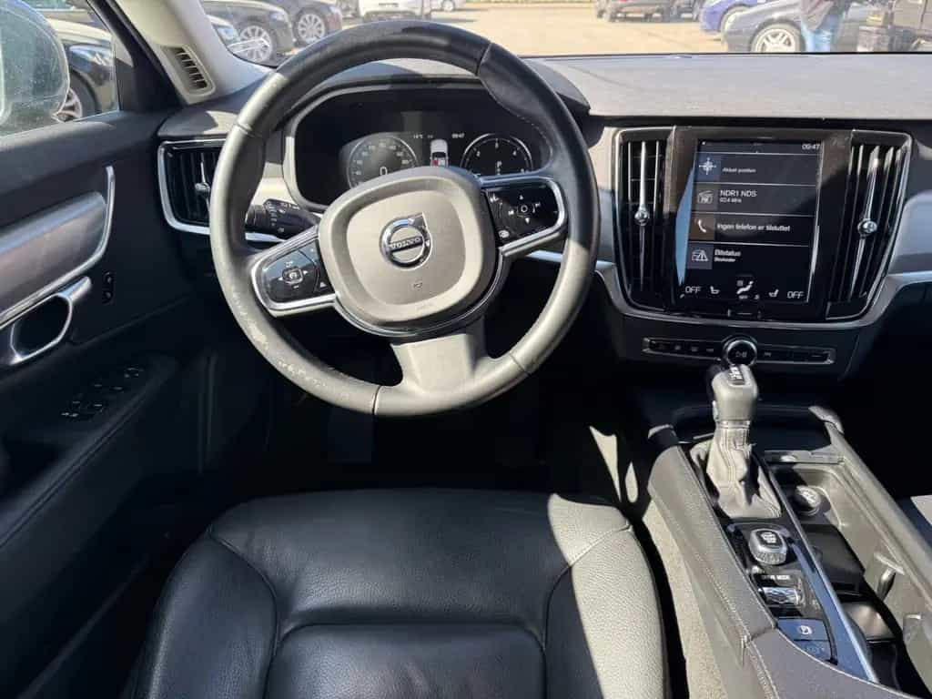 Volvo S90 Lim. Momentum 06/2019-photo-9