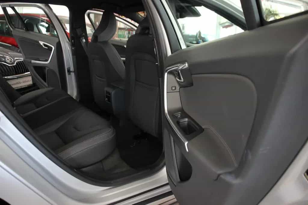 Volvo V60 Kombi Business Edition 03/2015-photo-13