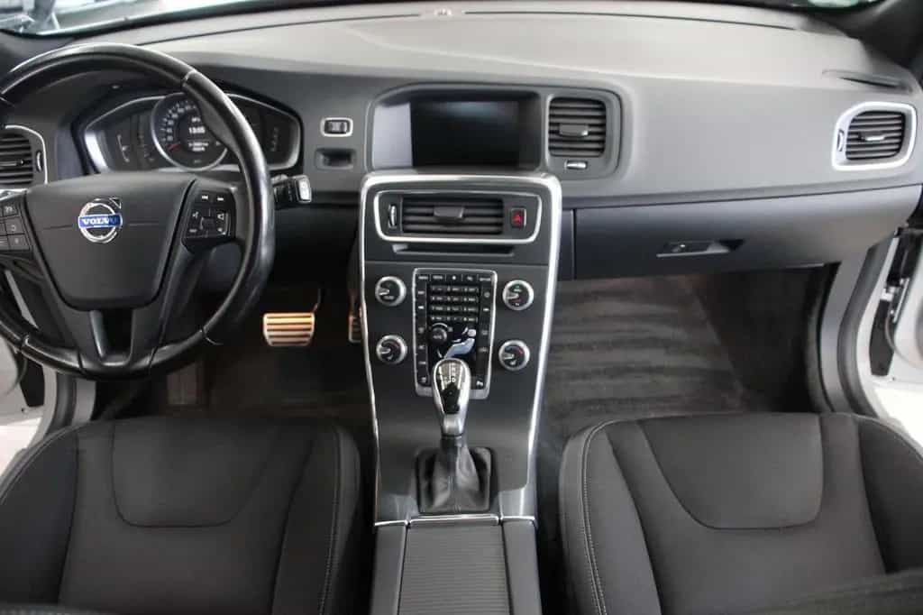 Volvo V60 Kombi Business Edition 03/2015-photo-24