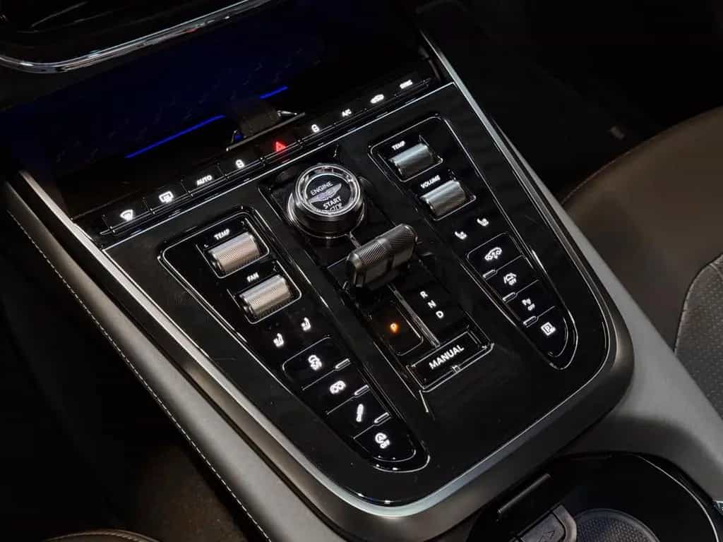 Aston Martin DBX 707 NEW INFOTAINMENT | Aston Martin Brussels 07/2025-photo-16