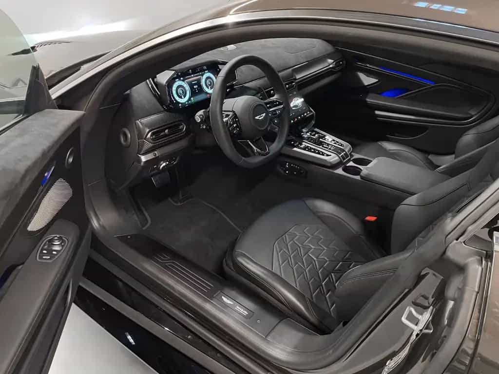 Aston Martin Vanquish Coupe | Aston Martin Brussels 03/2025-photo-12