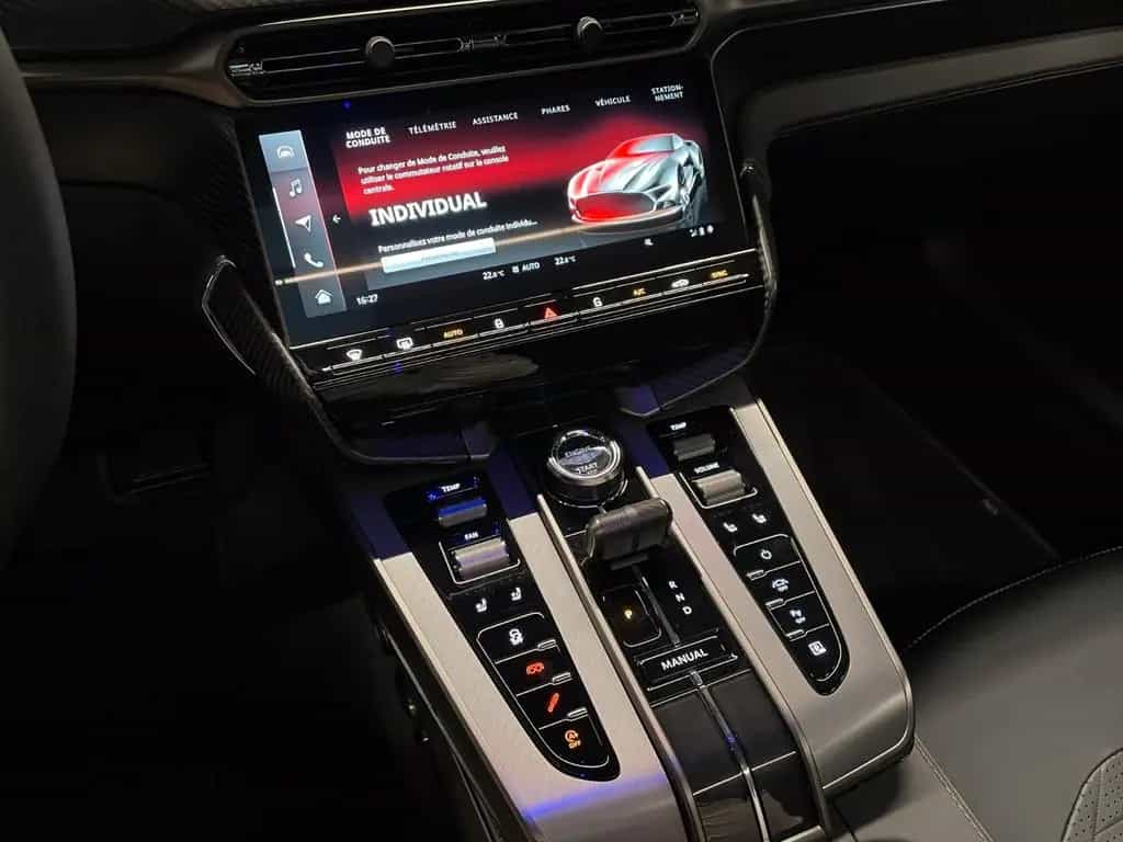 Aston Martin Vanquish Coupe | Aston Martin Brussels 03/2025-photo-17