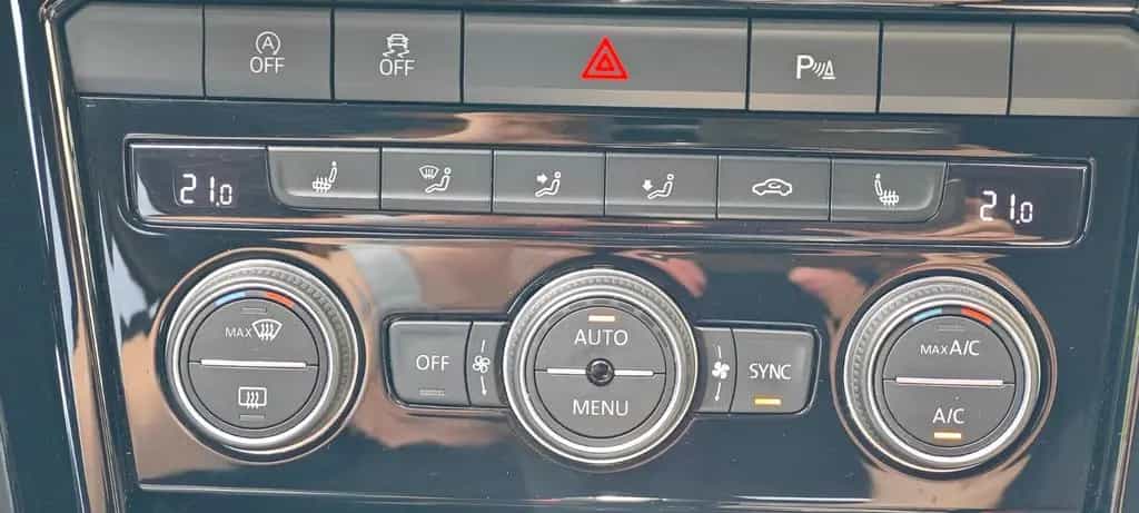 Volkswagen T-Roc R 4Motion/ACC/DCC/NAVI/LED/ALARM/PANO-DACH 01/2021-photo-19