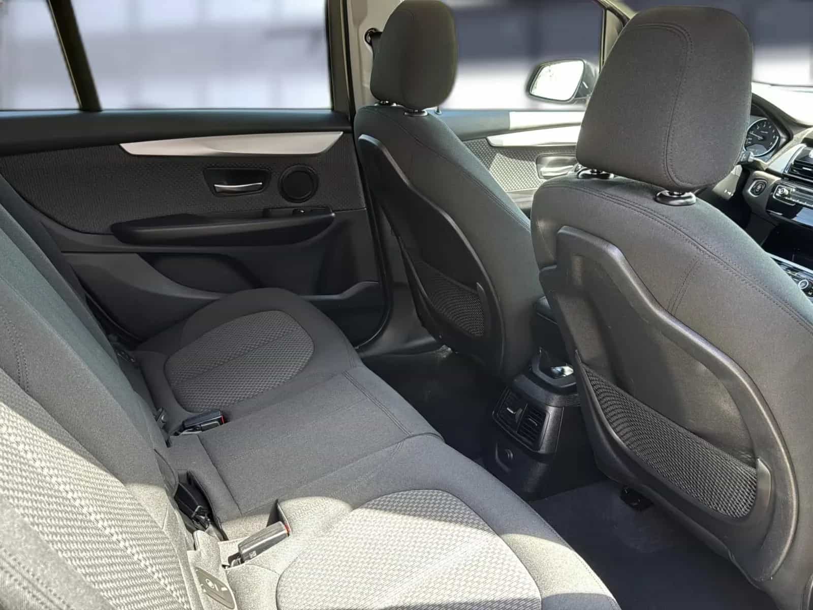 BMW 2 Series Gran Tourer 10/2016-photo-13
