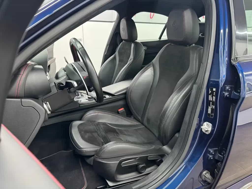 Alfa Romeo Giulia Quadrifoglio/Carbon/Blu Montecarlo/Navi/ 03/2017-photo-19