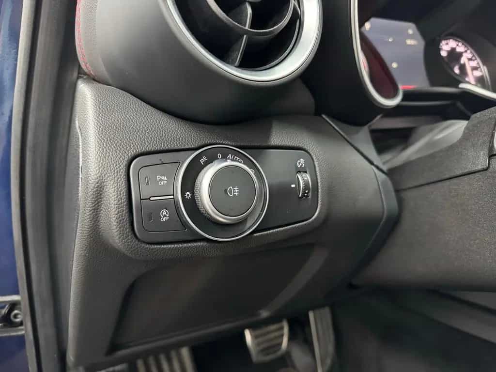 Alfa Romeo Giulia Quadrifoglio/Carbon/Blu Montecarlo/Navi/ 03/2017-photo-28