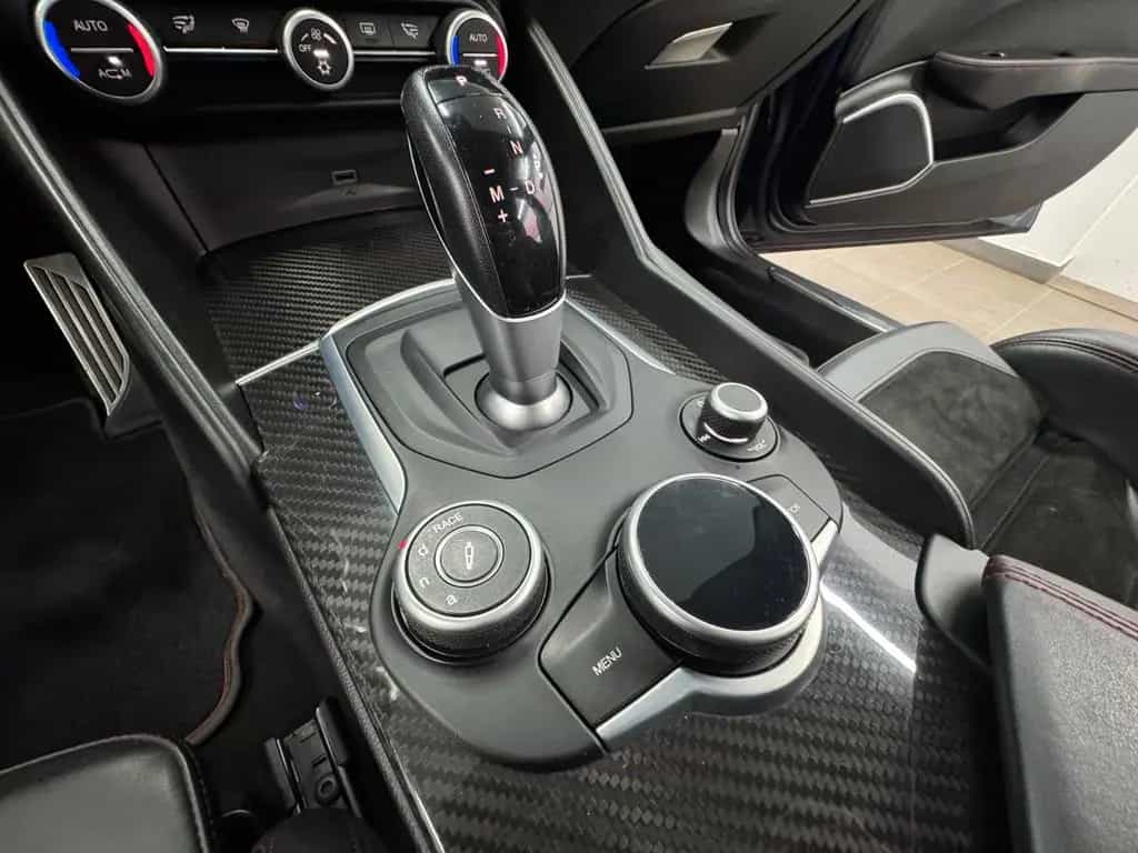 Alfa Romeo Giulia Quadrifoglio/Carbon/Blu Montecarlo/Navi/ 03/2017-photo-31
