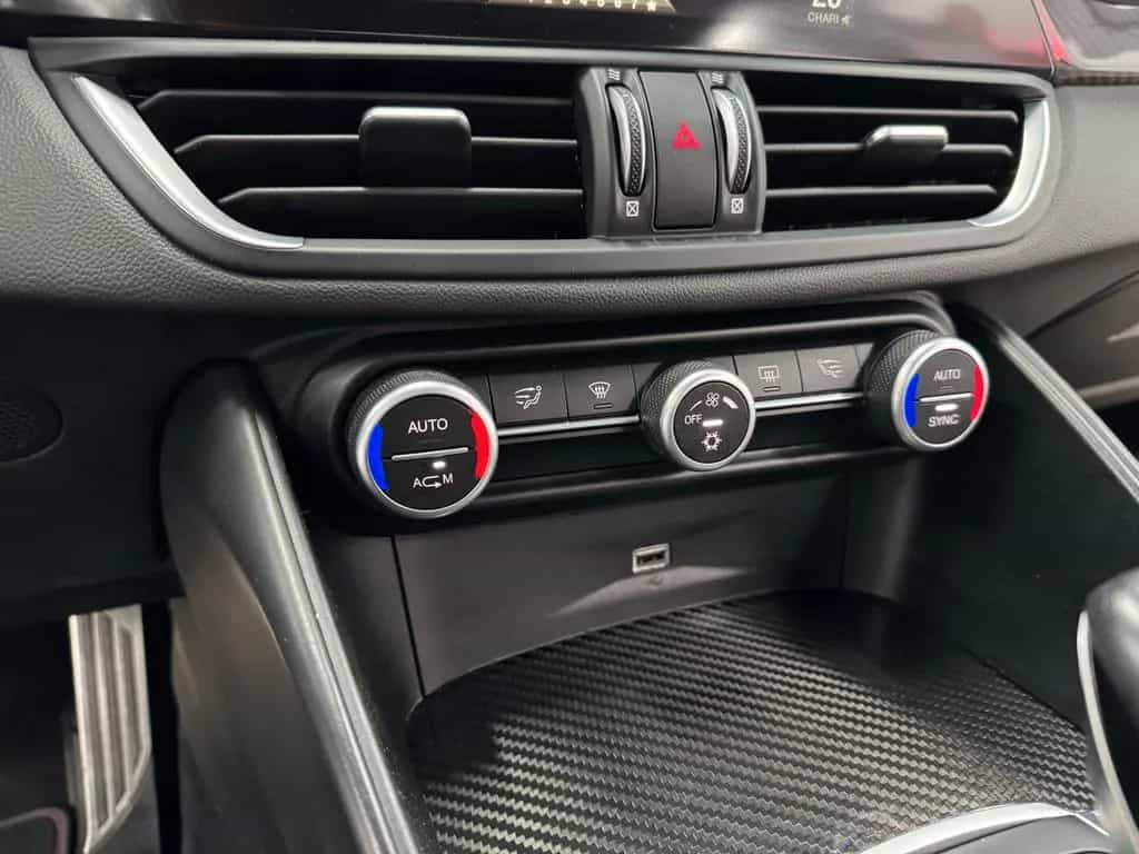 Alfa Romeo Giulia Quadrifoglio/Carbon/Blu Montecarlo/Navi/ 03/2017-photo-32