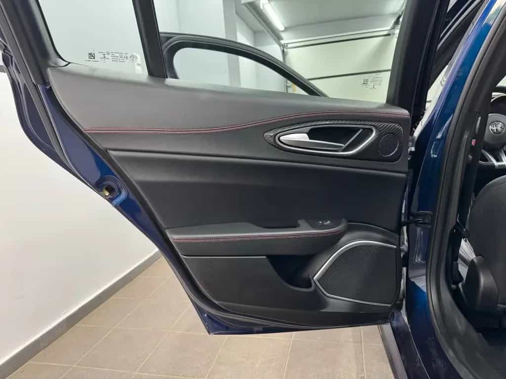 Alfa Romeo Giulia Quadrifoglio/Carbon/Blu Montecarlo/Navi/ 03/2017-photo-40