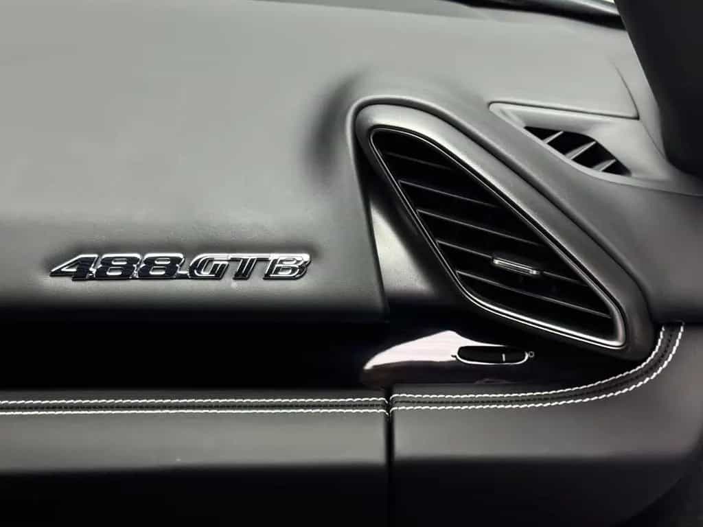 Ferrari 488 GTB CARBON RACING SEATS I NEW BIG SERVICE 04/2018-photo-25
