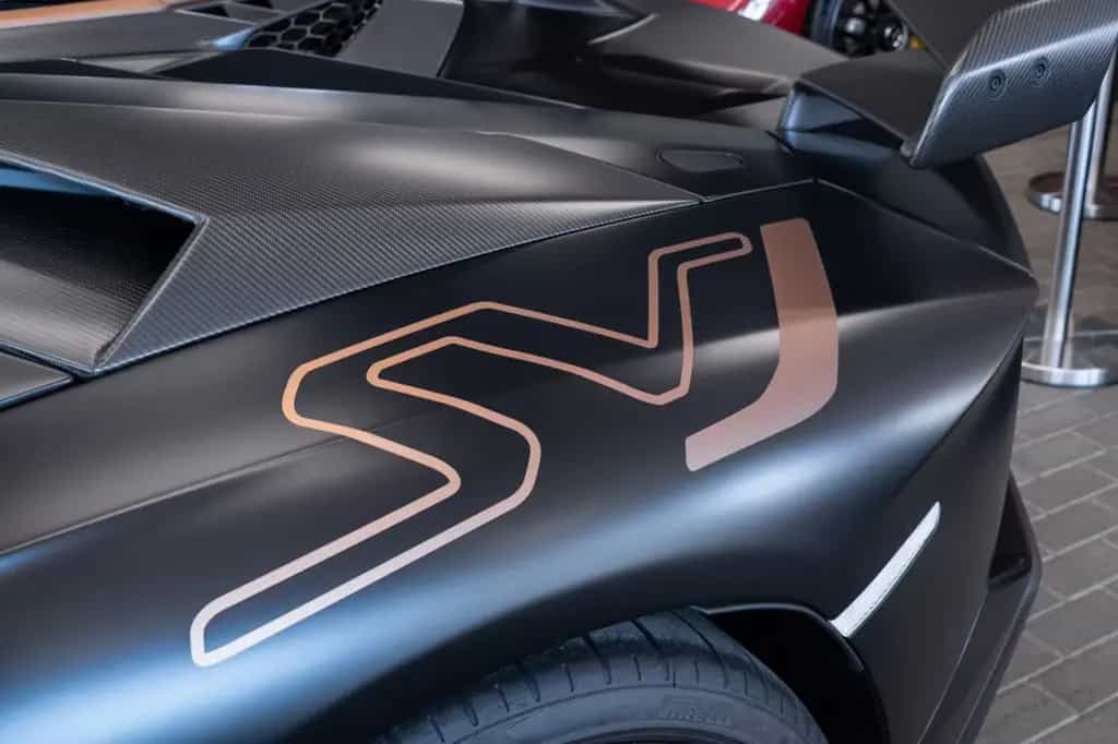 Lamborghini Aventador SVJ Roadster| FULL CARBON|1.HAND|MWST 10/2021-photo-23