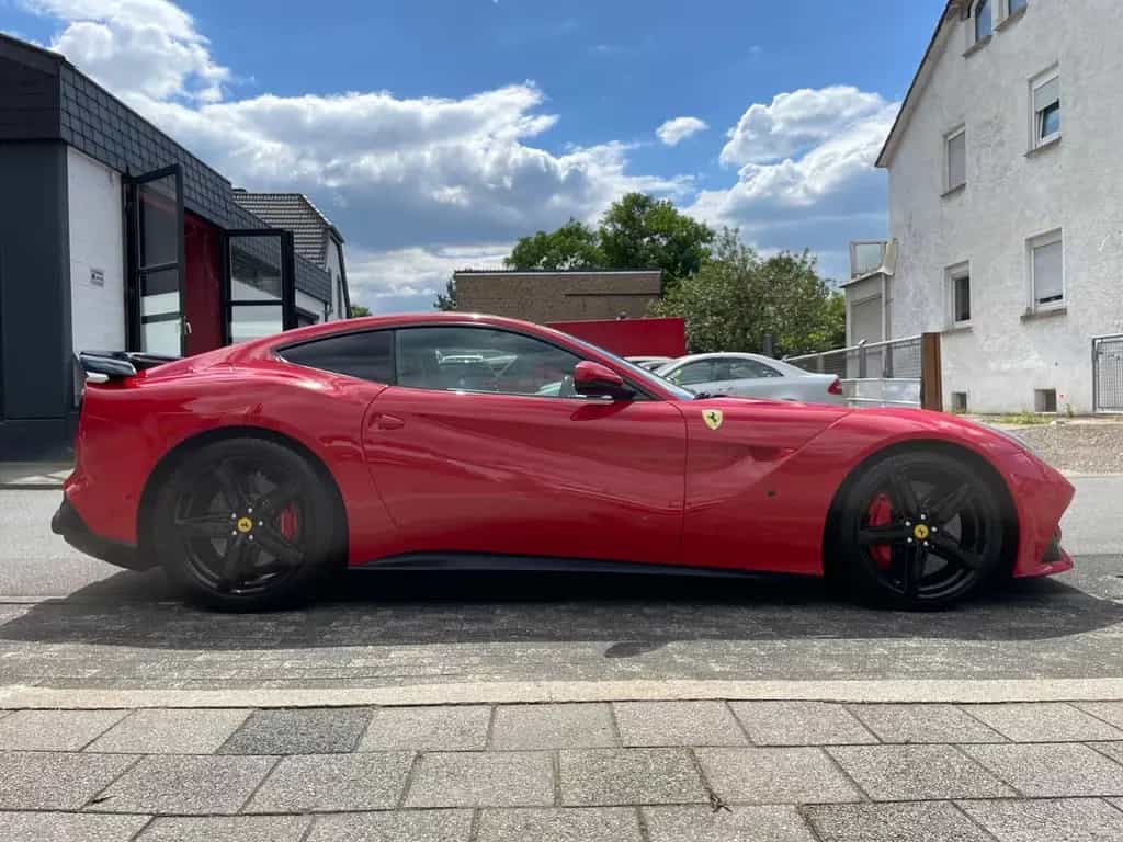 Ferrari F12 Berlinetta Novitec |Carbon|LED Lenkrad|Navi| 06/2013-photo-24