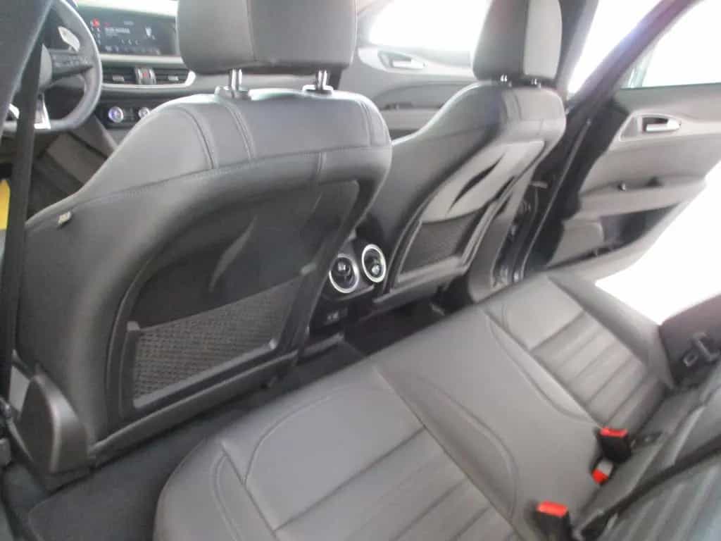 Alfa Romeo Stelvio Veloce Q4 NAVI SHZ LEDER AT 06/2024-photo-14