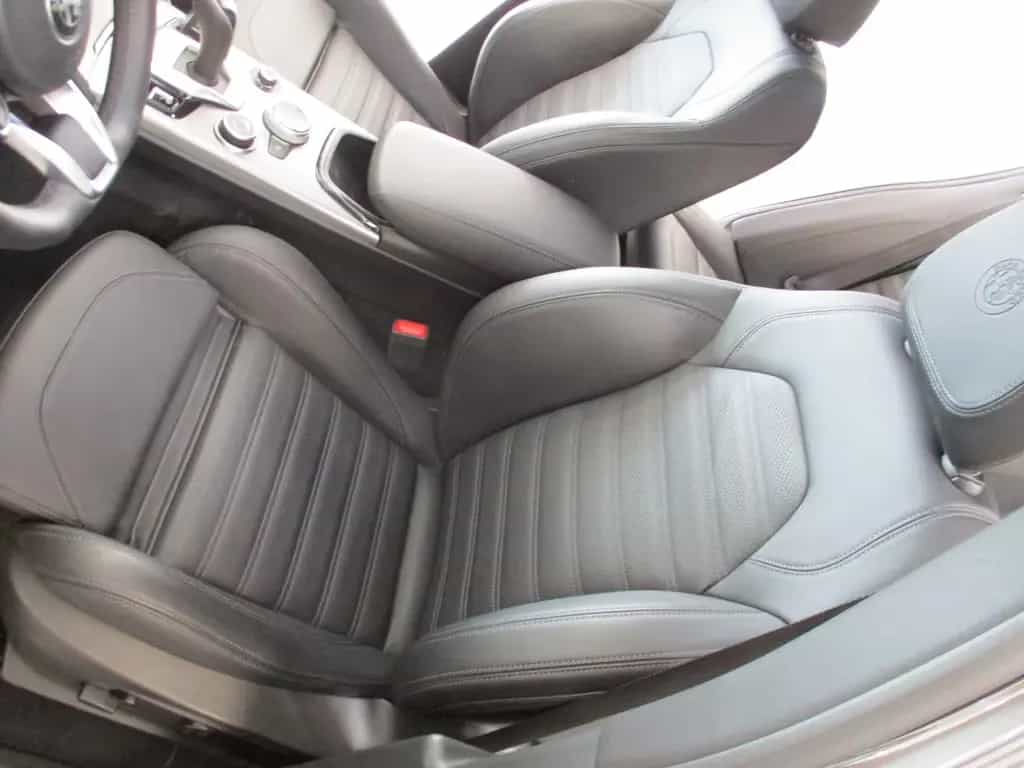 Alfa Romeo Stelvio Veloce Q4 NAVI SHZ LEDER AT 06/2024-photo-16