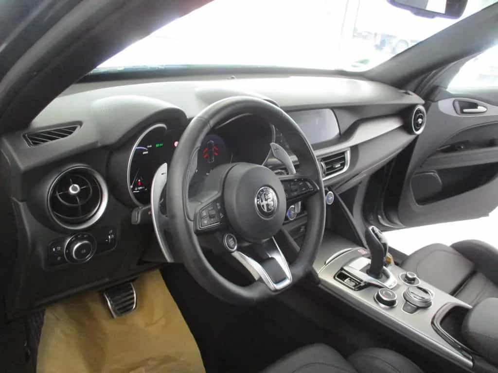 Alfa Romeo Stelvio Veloce Q4 NAVI SHZ LEDER AT 06/2024-photo-18