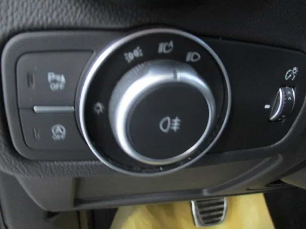 Alfa Romeo Stelvio Veloce Q4 NAVI SHZ LEDER AT 06/2024-photo-20